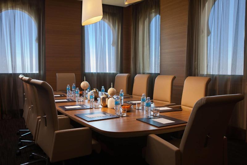 ホテル Renaissance Tlemcen