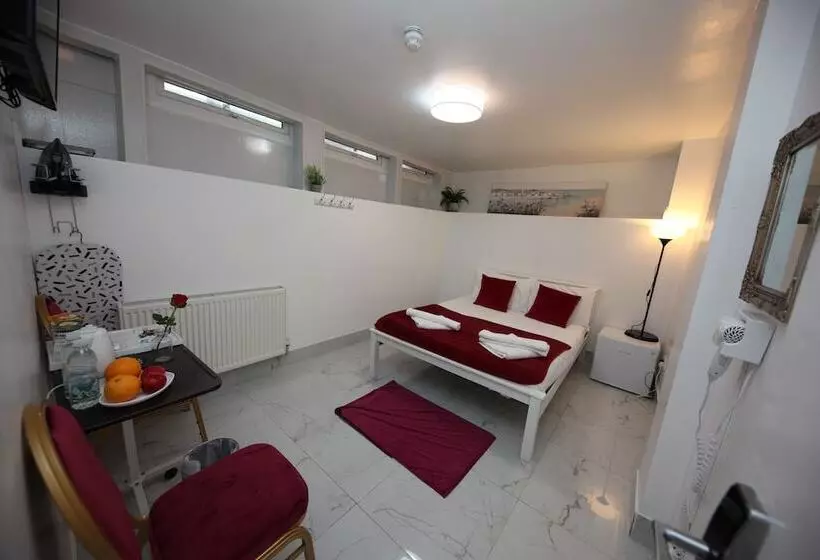 فندق City London