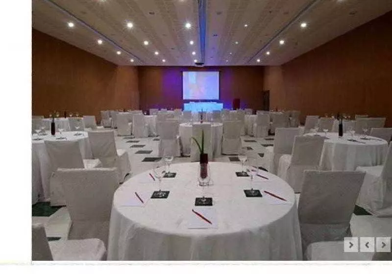 هتل The Ummed Jodhpur Palace Resort & Spa