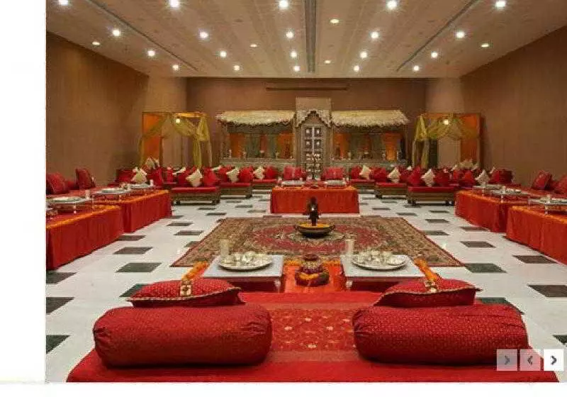 هتل The Ummed Jodhpur Palace Resort & Spa