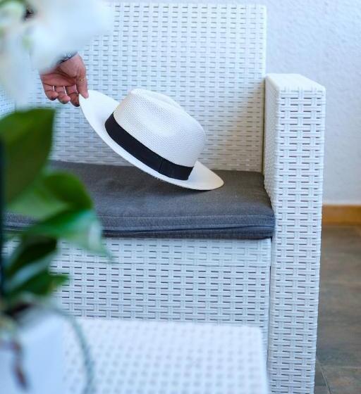 בית מלון כפרי Torre Guaceto Greenblu Resort