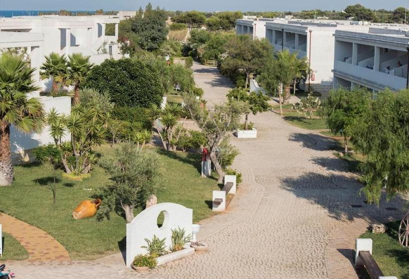 בית מלון כפרי Torre Guaceto Greenblu Resort