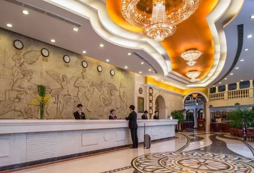 فندق Vienna International