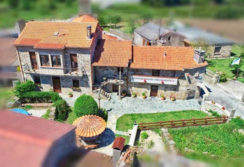 بنسيون Casa Raúl Lires