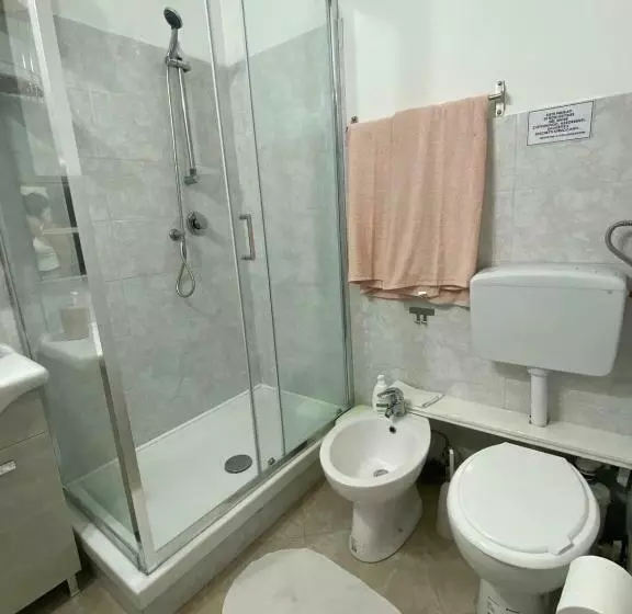 تختخواب و صبحانه L Angolo Di Chiavari