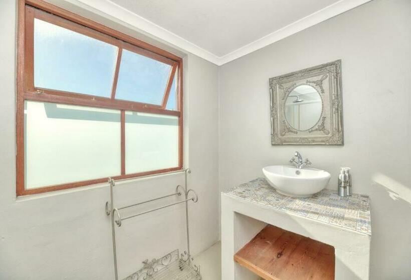 Hotelli Old Sam S Cottage