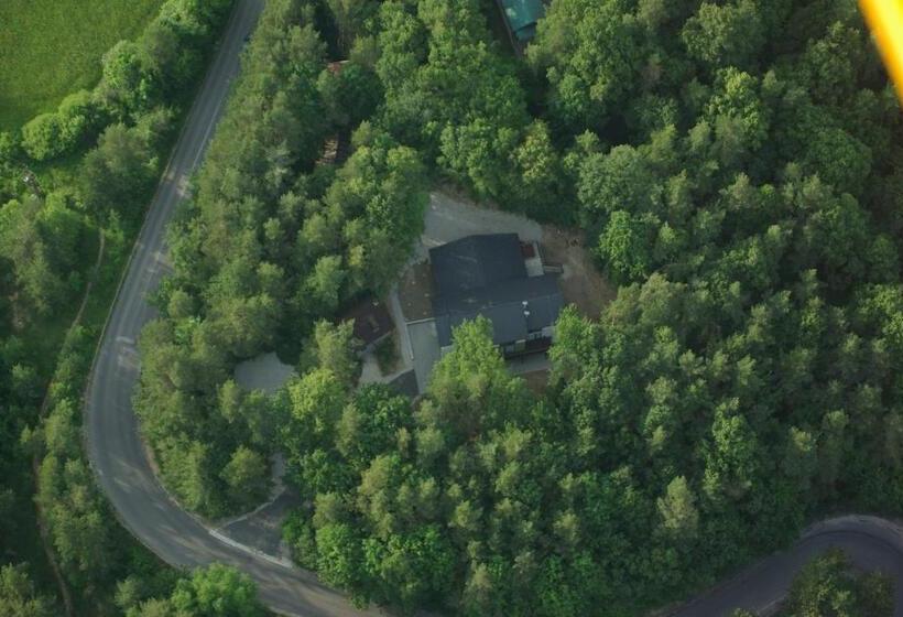 ペンション Penzión Nadka