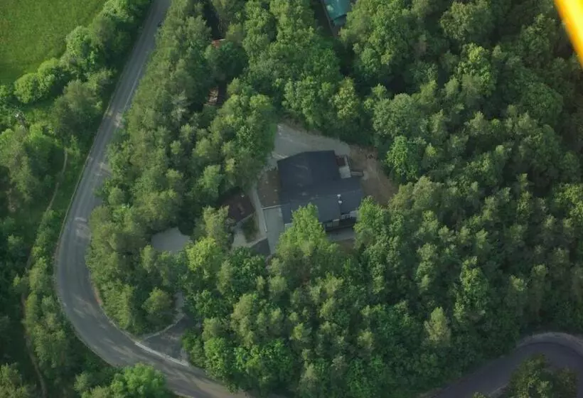 ペンション Penzión Nadka