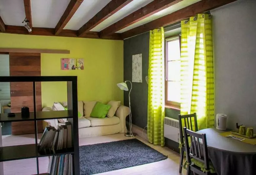 تختخواب و صبحانه Chambres D Hotes Du Vignoble