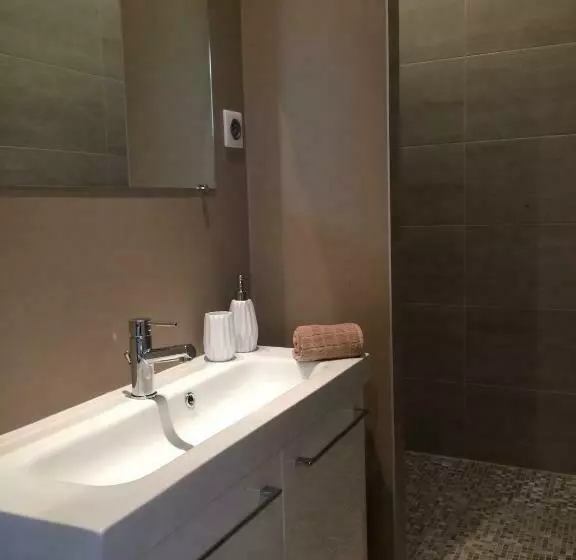 Aamiaismajoitus (B&B) Wisteria