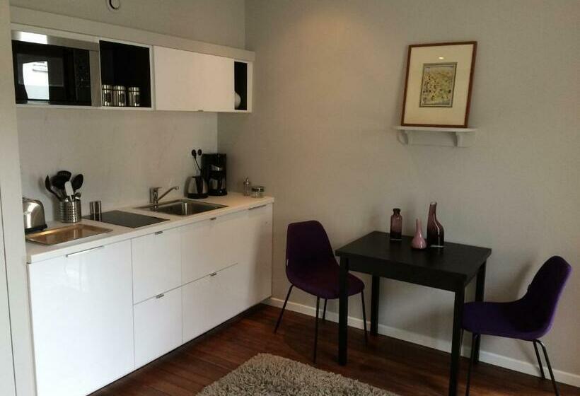 تختخواب و صبحانه Wisteria