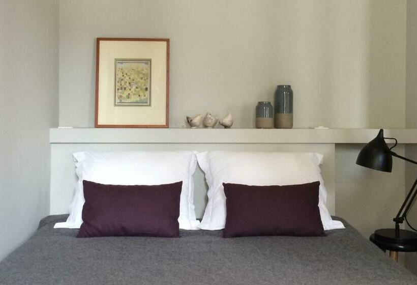 تختخواب و صبحانه Wisteria