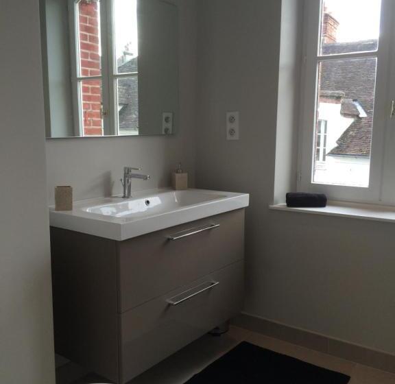 تختخواب و صبحانه Wisteria