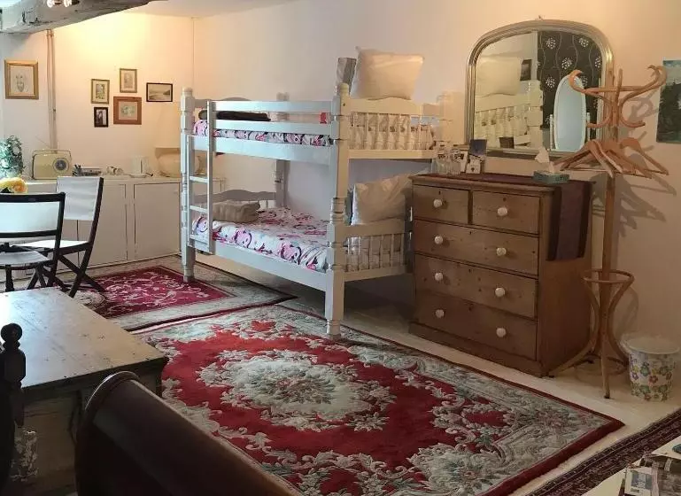 Aamiaismajoitus (B&B) Wisteria House