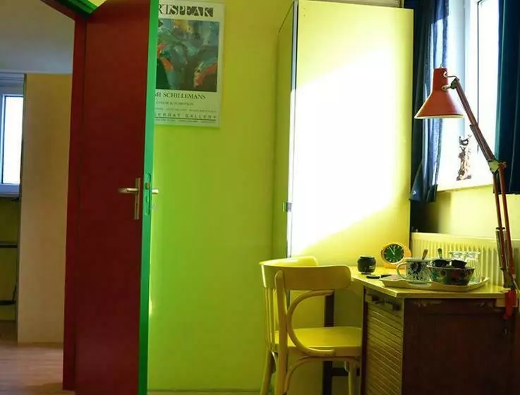 Harry S Home Tiel Bed & Breakfast