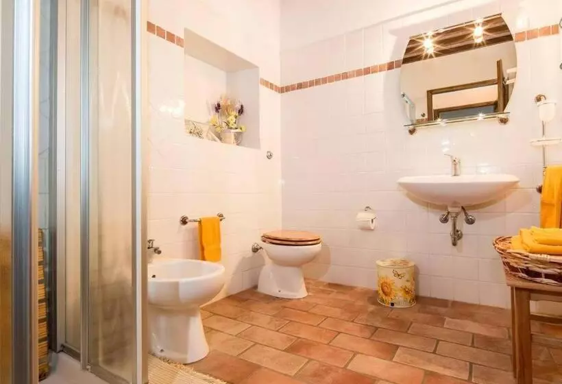 Hotelli Agriturismo Tre Madonne