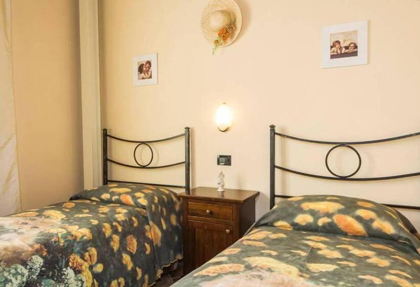 Отель Agriturismo Tre Madonne