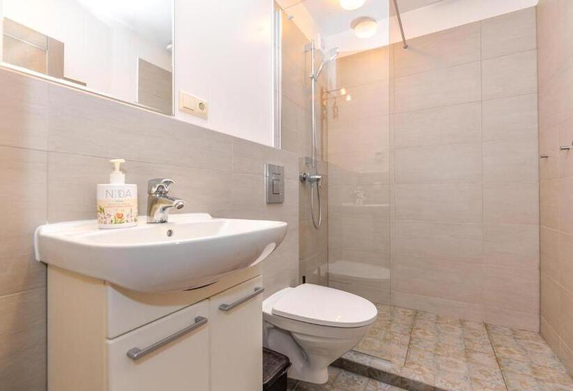 پانسیون Apartamentai Geliu Vila