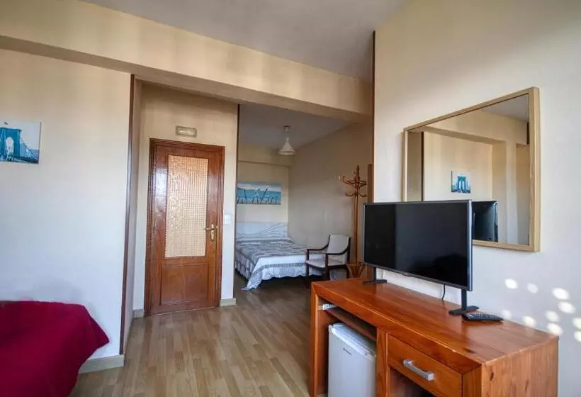 ユースホステル Pension Escalinata