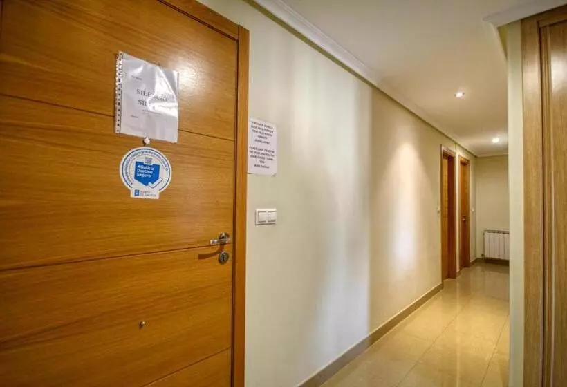 ユースホステル Pension Escalinata