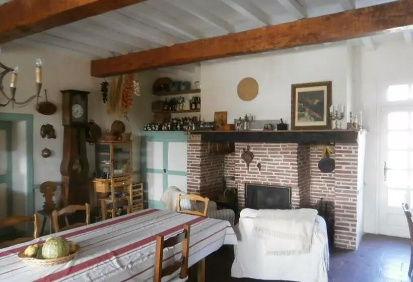 ペンション La Ferme Montplaisir