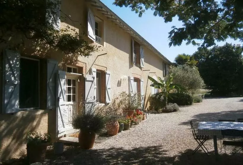 ペンション La Ferme Montplaisir
