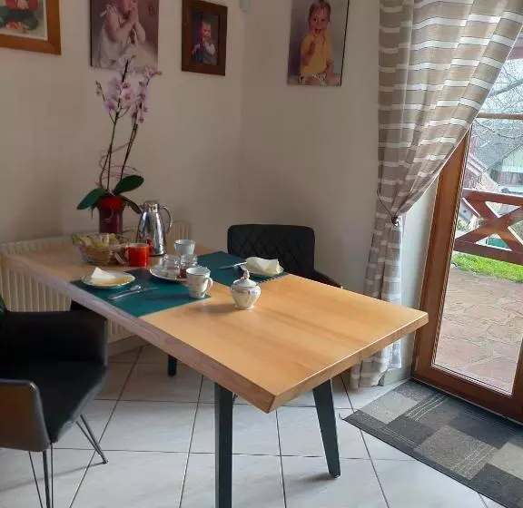 ベッドアンドブレックファースト Chez Yolande