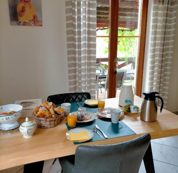 مبيت وإفطار Chez Yolande