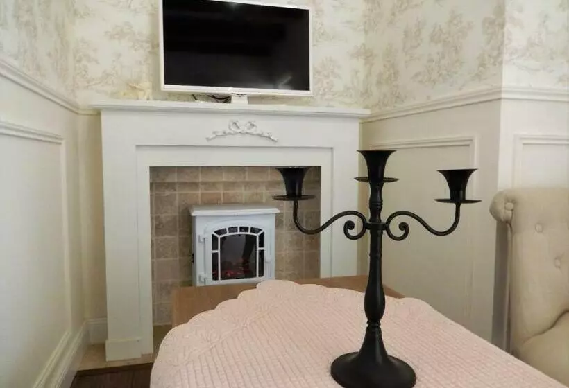 Aamiaismajoitus (B&B) La Cordonnerie De Réau