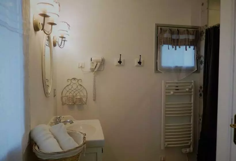 Aamiaismajoitus (B&B) La Cordonnerie De Réau