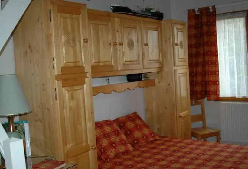 ベッドアンドブレックファースト Le Jardin De Roses Dominique Loreau