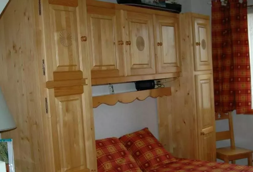 ベッドアンドブレックファースト Le Jardin De Roses Dominique Loreau