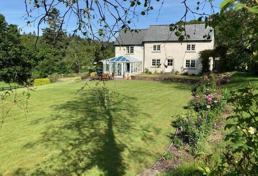 مبيت وإفطار Meadowland Farm