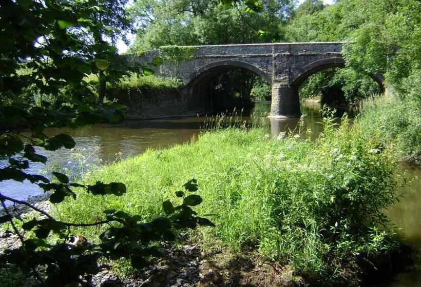 مبيت وإفطار Meadowland Farm