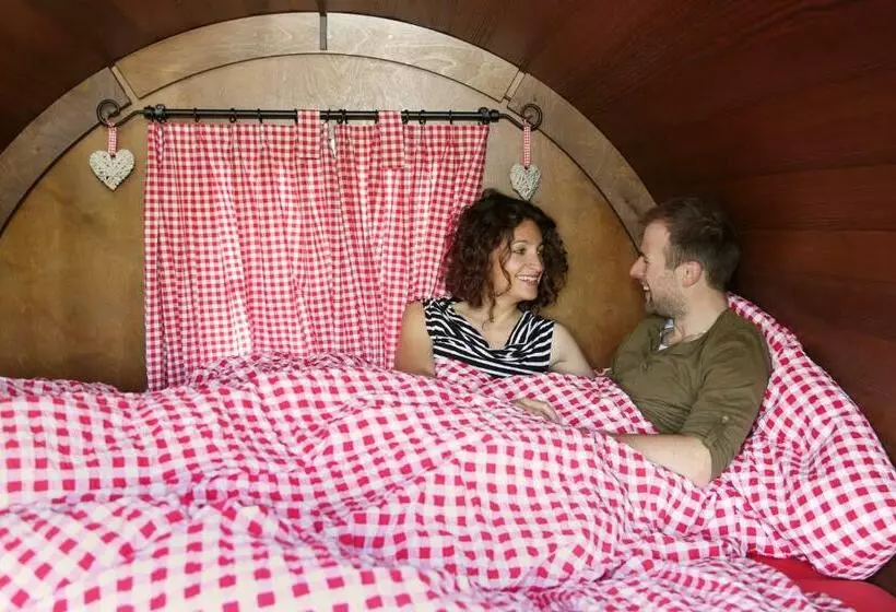 ベッドアンドブレックファースト Schlaf Fass Jenins