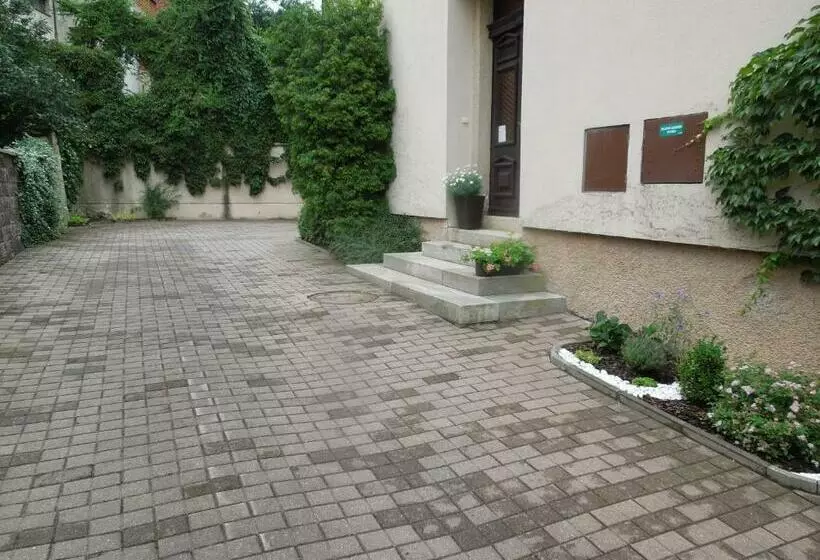 Majatalo Penzion Bazalka