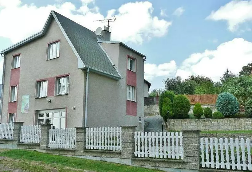 Majatalo Penzion Prachov