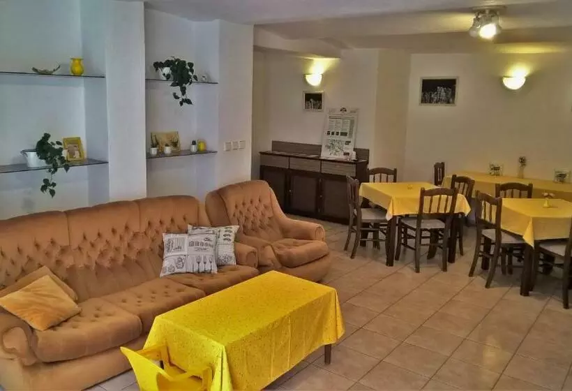 Majatalo Penzion Prachov