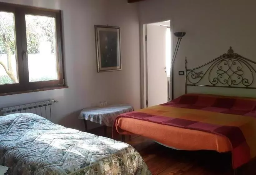 Aamiaismajoitus (B&B) Villa Ambrosia