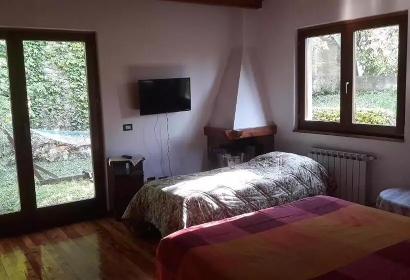 Aamiaismajoitus (B&B) Villa Ambrosia