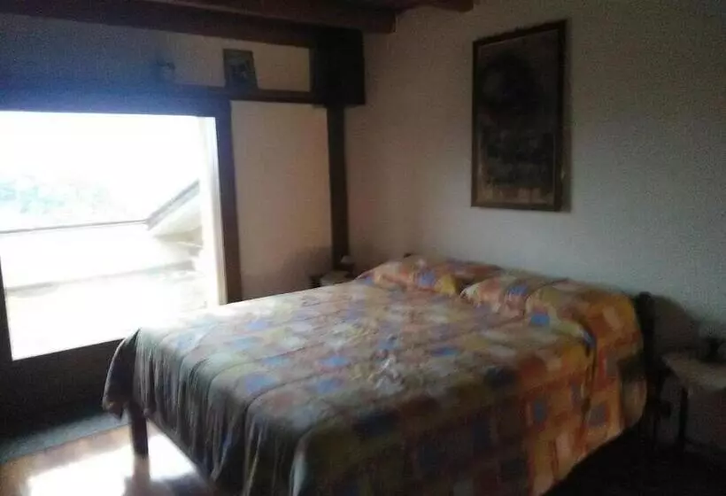 Aamiaismajoitus (B&B) Villa Ambrosia