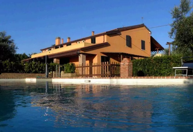 ホテル Agriturismo Colomboni