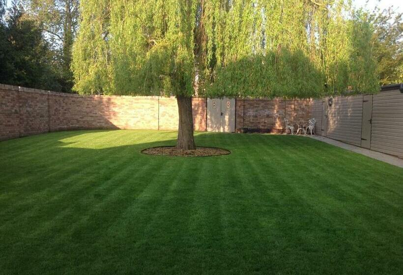 膳宿费 Charnwood Guest House