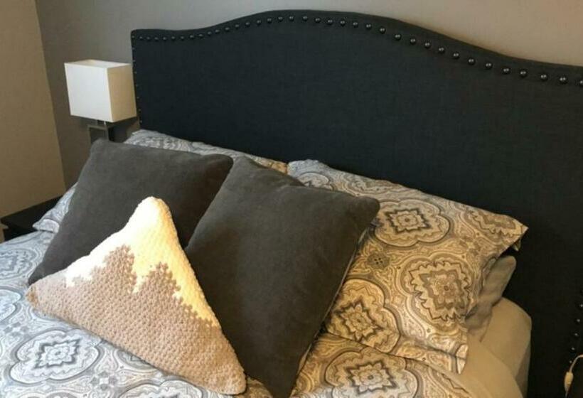 بنسيون Four Cedars Accommodation