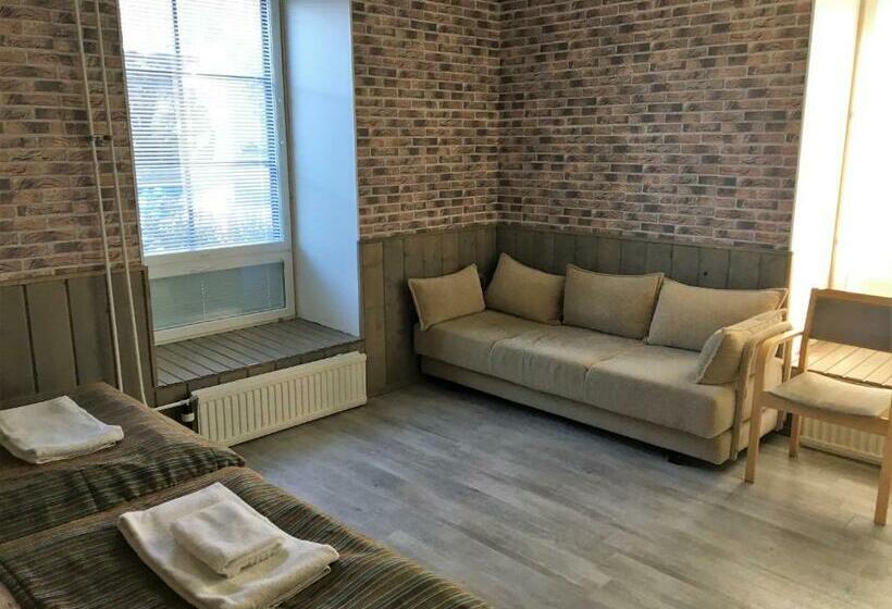 بنسيون Kartano Kievari