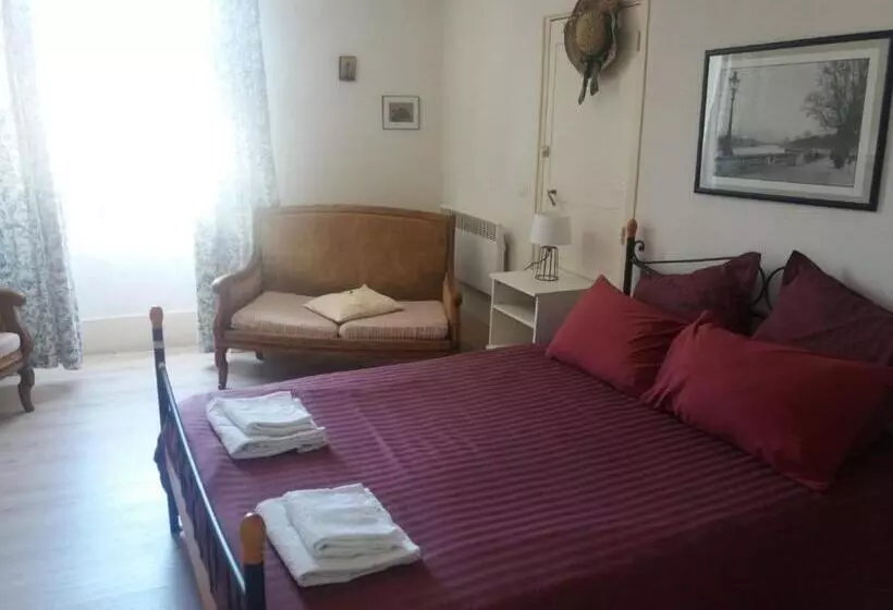 ベッドアンドブレックファースト Chateau View Chambres D Hôtes