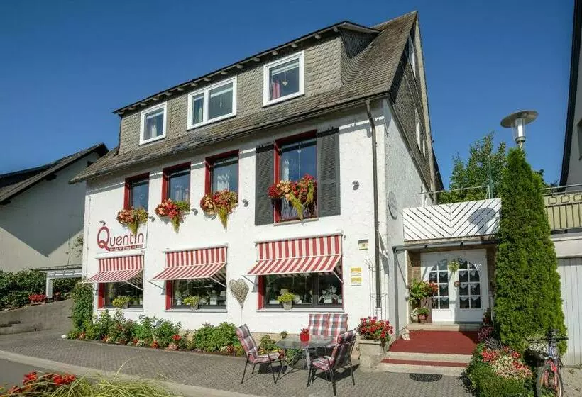 ペンション Haus Quentin