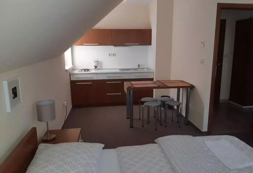 Majatalo Penzion Hastrman