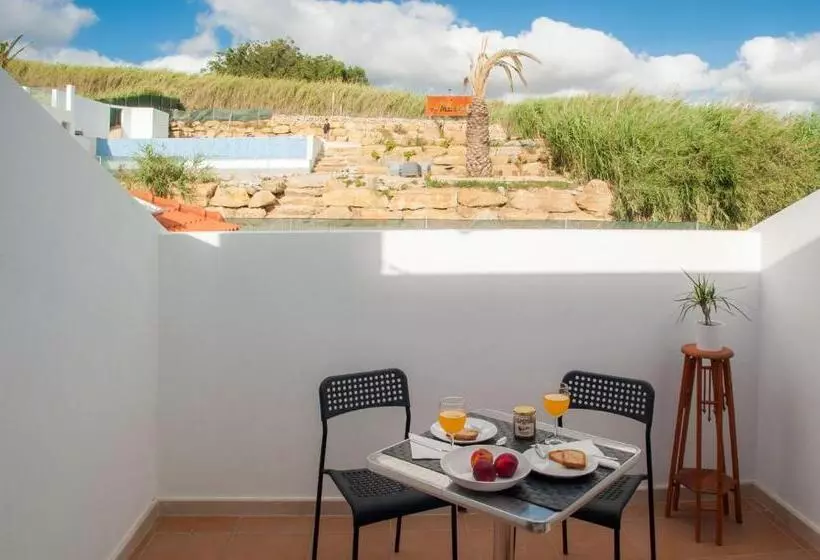 Retkeilymaja The Maverick Surfvillas