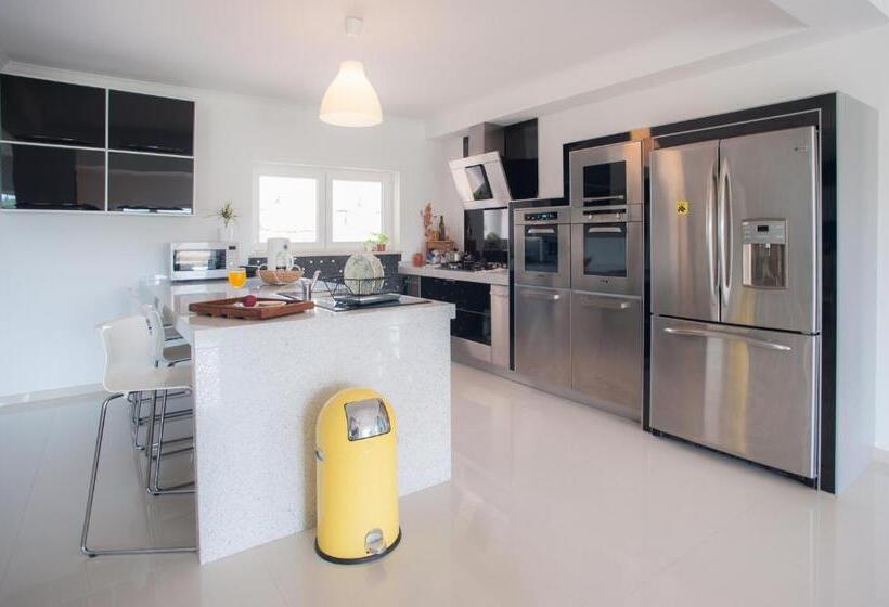 هاستل The Maverick Surfvillas